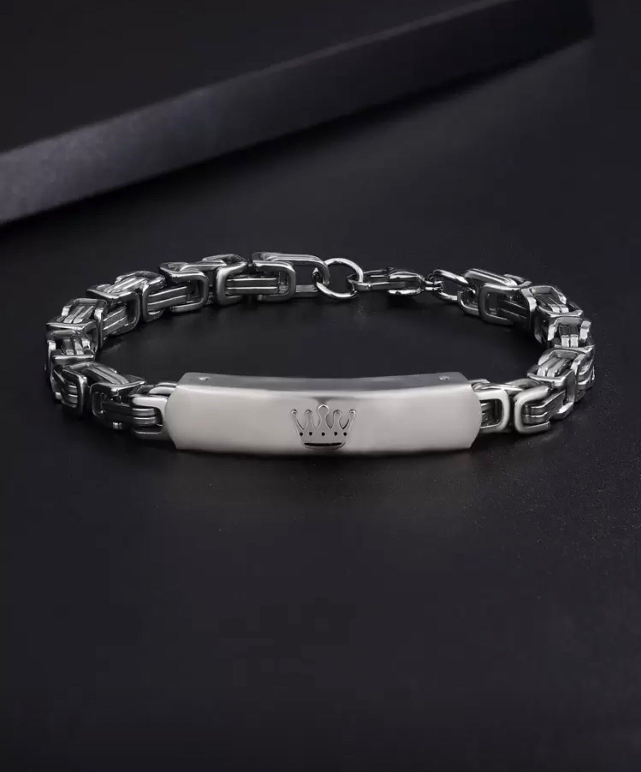 سوار رجالي فضي ستانلس ستيل مع تاج – GM 273