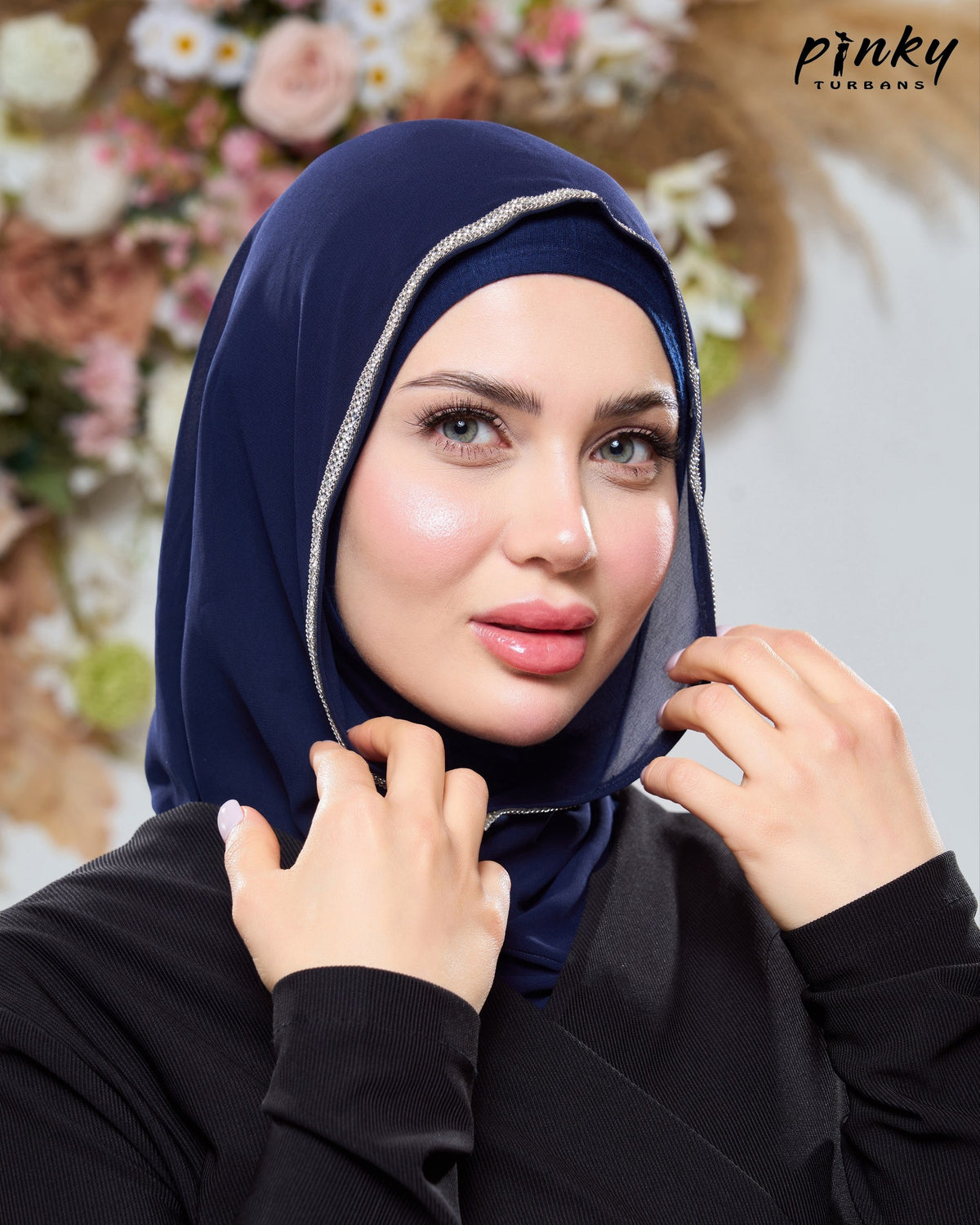 طرحة هودي شيفون بطباقية قطن من Pinky Turbans مع شريط ستراس ثابت – قطعتان متصلتان PKY-20-7