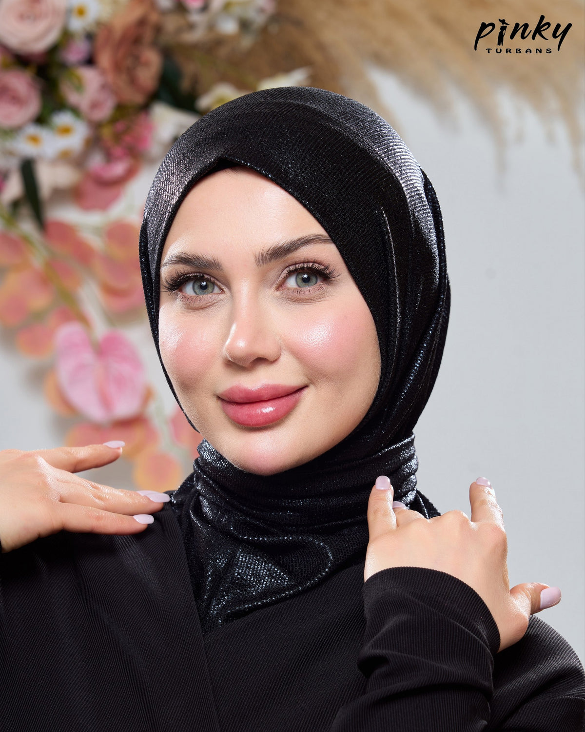 طباقية سواريه ليكرا بكباسين خلفيين من Pinky Turbans – طباقية لامعة للحجاب PKY-22-1