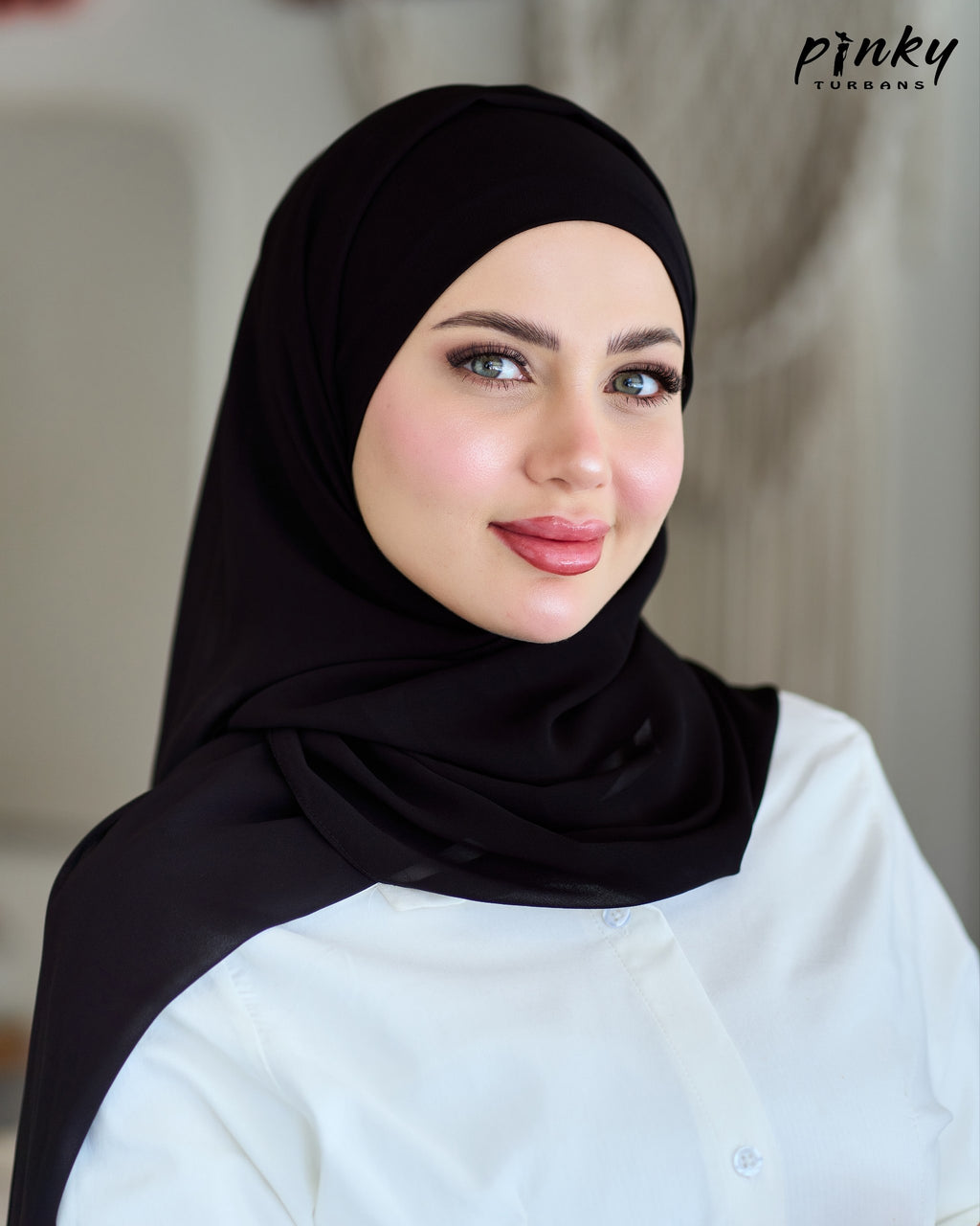 حجاب شيفون ببندانة قطن متصلة بها شريطان للربط وإغلاق مغناطيسي من Pinky Turbans  كود  PKY-23-2