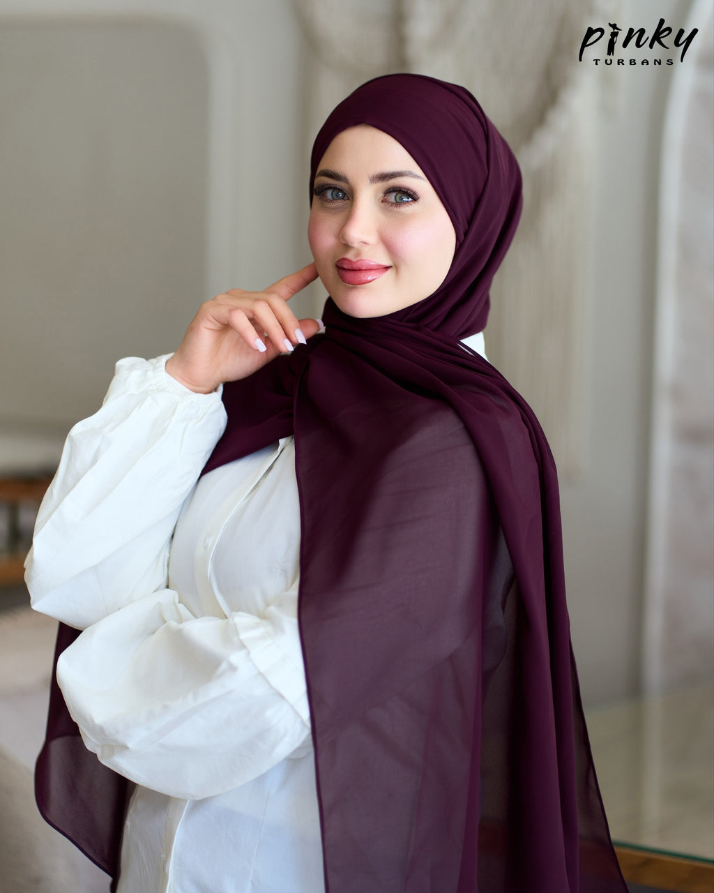 حجاب شيفون ببندانة قطن متصلة بها شريطان للربط وإغلاق مغناطيسي من Pinky Turbans  كود  PKY-23-4