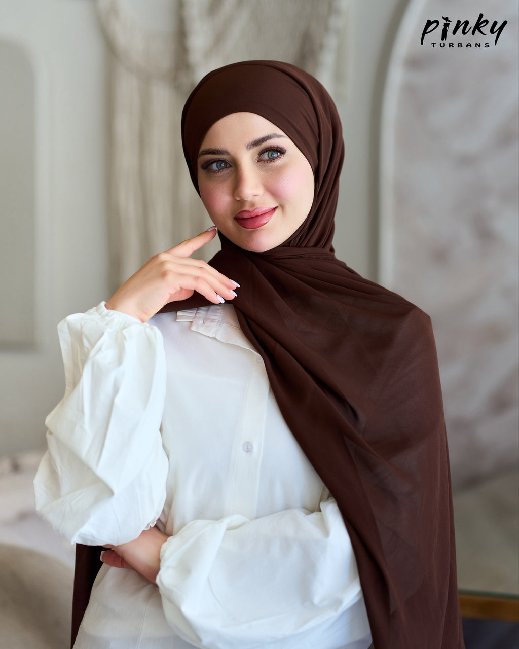 حجاب شيفون ببندانة قطن متصلة بها شريطان للربط وإغلاق مغناطيسي من Pinky Turbans  كود  PKY-23-6