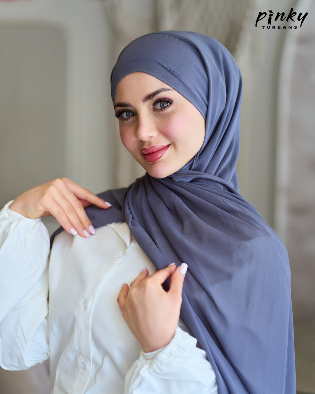 حجاب شيفون ببندانة قطن متصلة بها شريطان للربط وإغلاق مغناطيسي من Pinky Turbans  كود  PKY-23-7