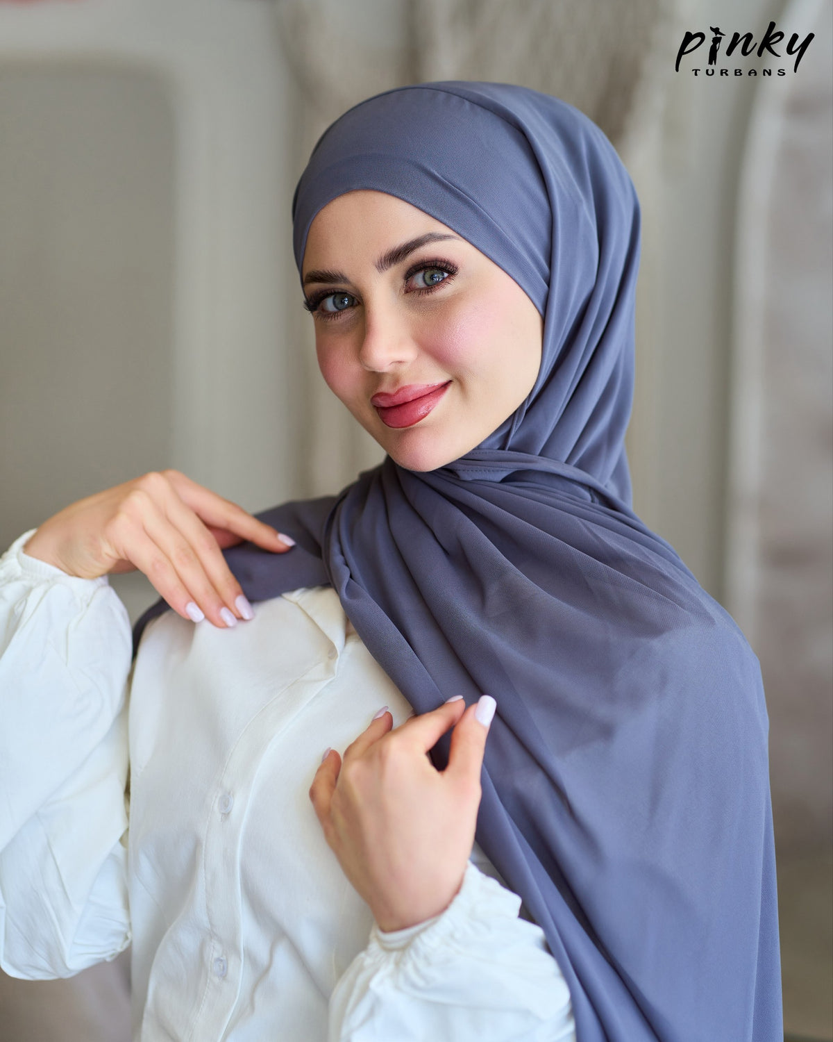 حجاب شيفون ببندانة قطن متصلة بها شريطان للربط وإغلاق مغناطيسي من Pinky Turbans  كود  PKY-23-7