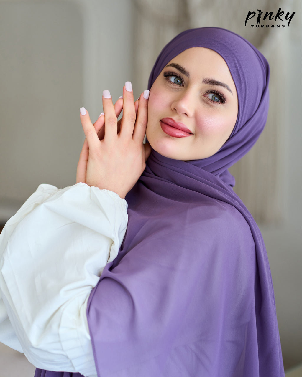 حجاب شيفون ببندانة قطن متصلة بها شريطان للربط وإغلاق مغناطيسي من Pinky Turbans  كود  PKY-23-9