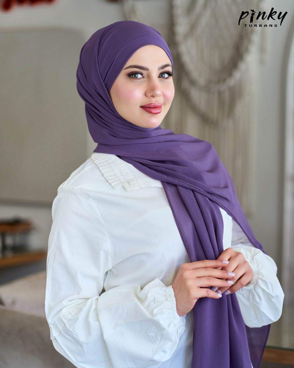 حجاب شيفون ببندانة قطن متصلة بها شريطان للربط وإغلاق مغناطيسي من Pinky Turbans  كود  PKY-23-9