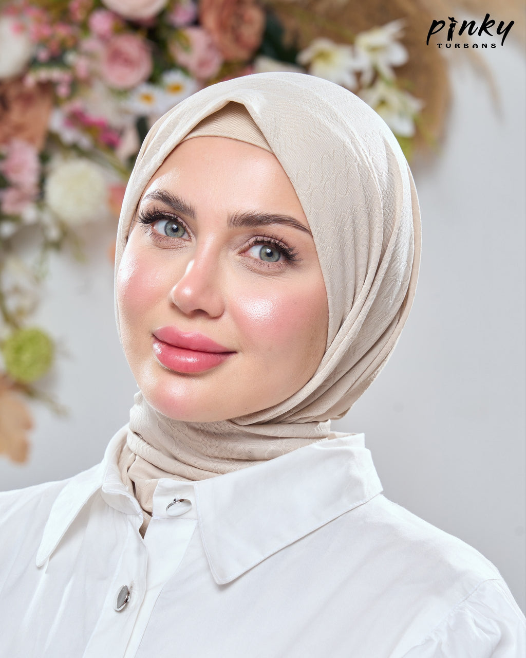 طباقية جكار صيفي ليكرا عالية مع بندانة وإغلاق بكباسين خلفيين من Pinky Turbans كود PKY-25-5