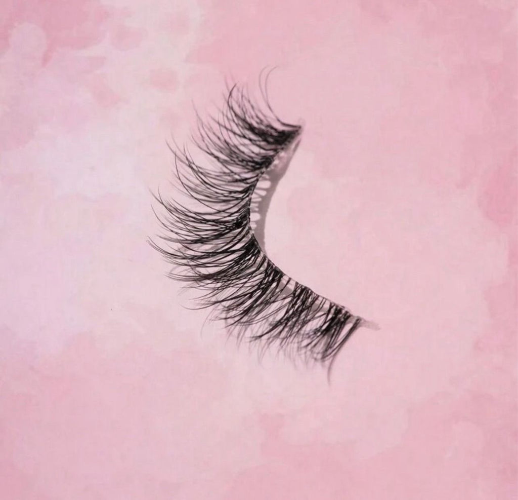 رموش خفيفه الوزن 7 أزواج Y1031