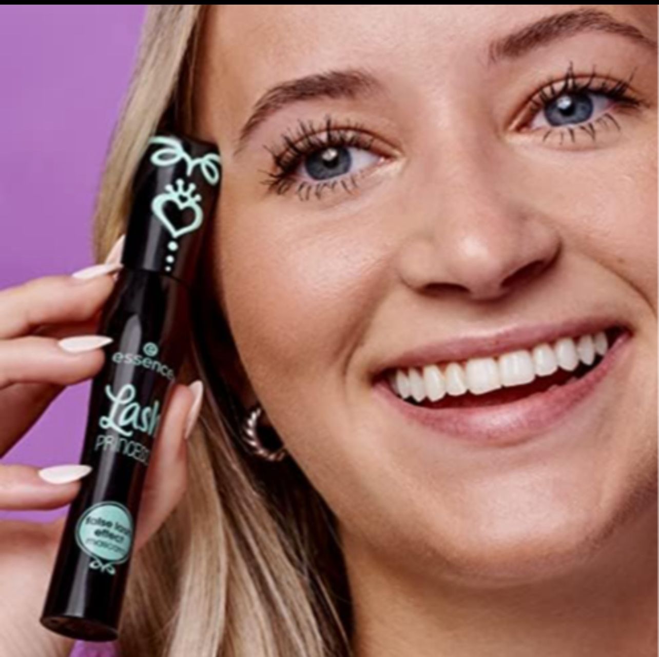 ماسكرا "لاش برينسيس فالس لاش إيفكت" من ايسنس - رموش كثيفة وطويلة طوال اليوم