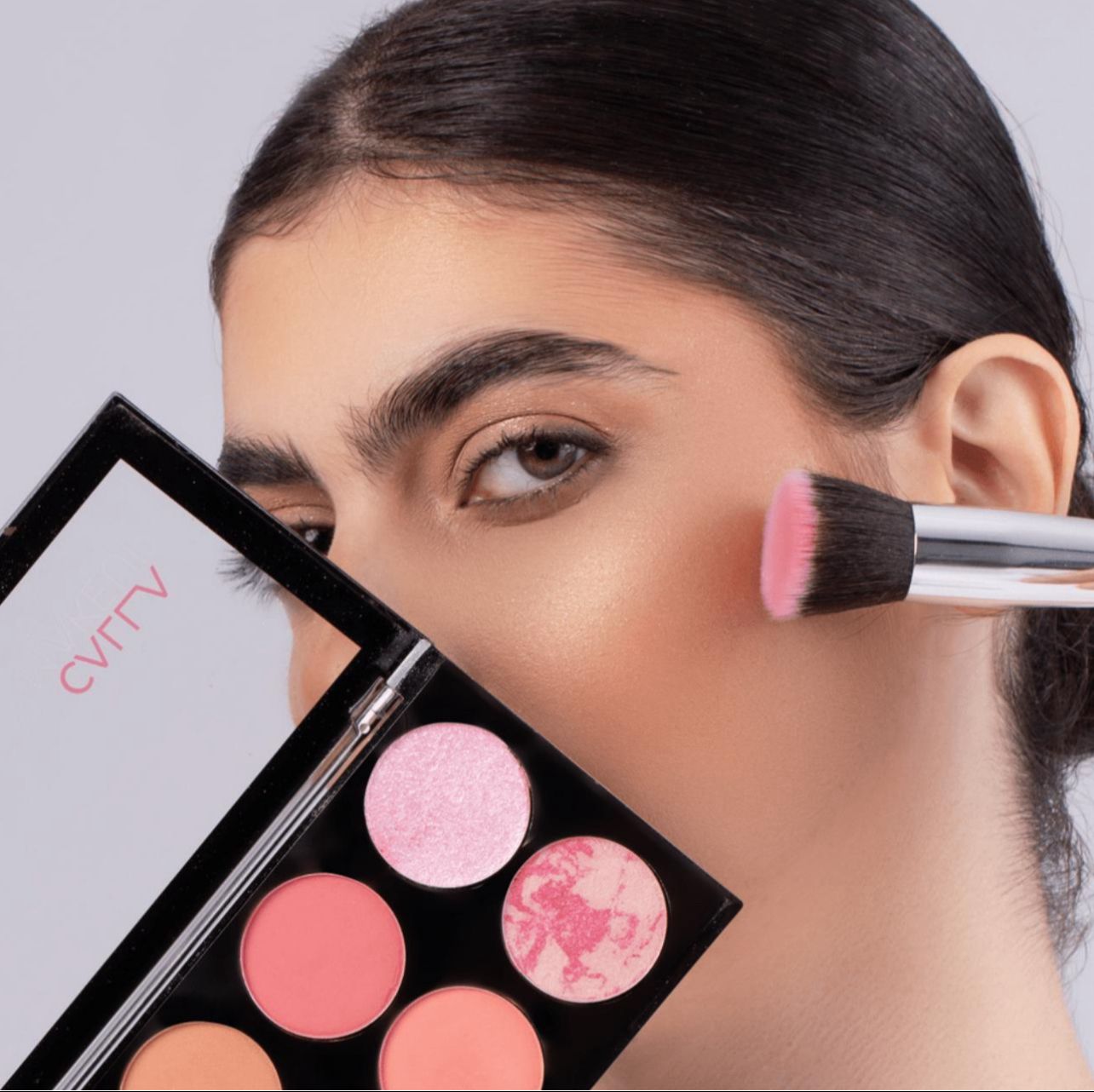 مجموعة بلاشر أحمر الخدود من كالا ميك اب