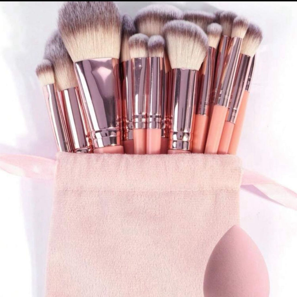 مجموعة فرش مكياج MAANGE الاحترافية – 20 أداة لجمالك الكامل اللون وردى code no 353