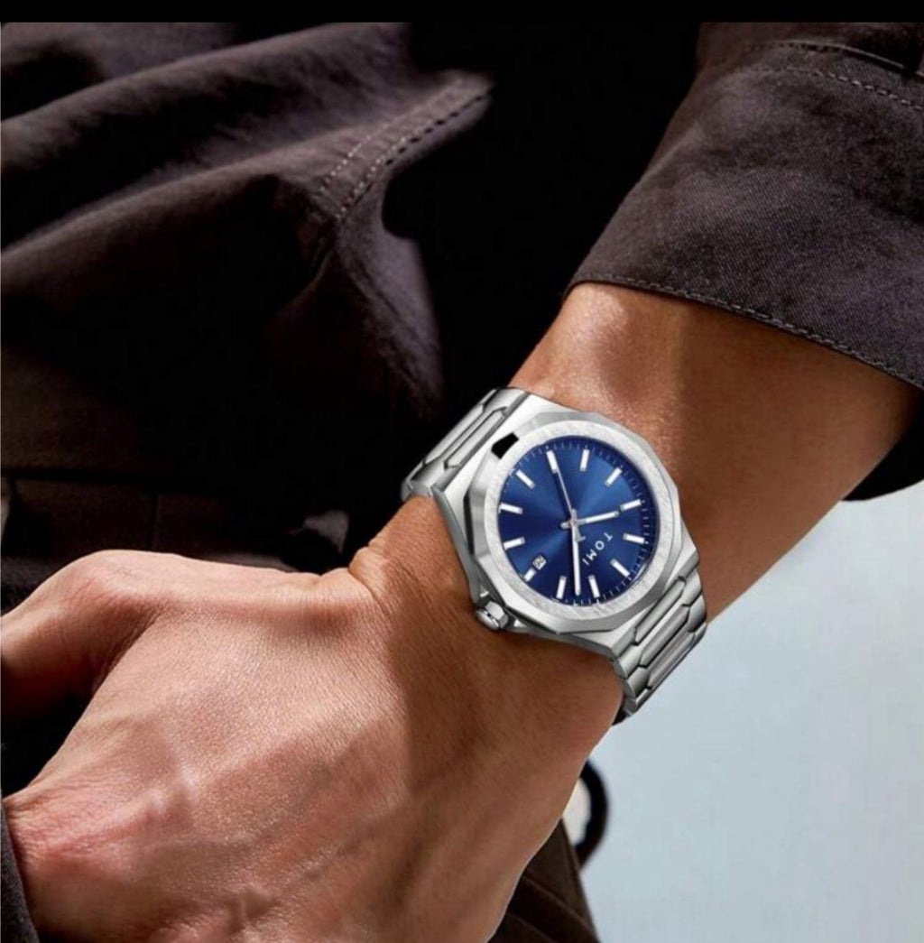 مجموعة ساعة TOMI رجالية – بطارية، مينا أزرق، مع أزرار أكمام وبروش بدلة، في علبة هدايا أنيقة GMB 301