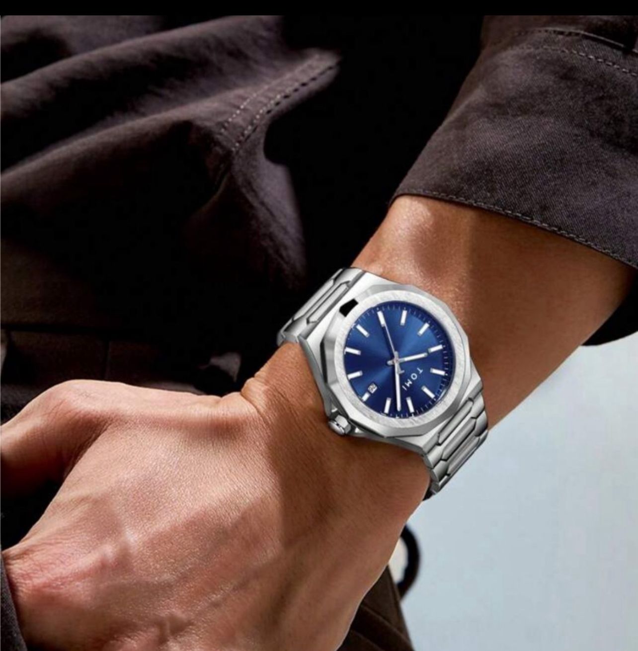 مجموعة ساعة TOMI رجالية – بطارية، مينا أزرق، مع أزرار أكمام وبروش بدلة، في علبة هدايا أنيقة GMB 301