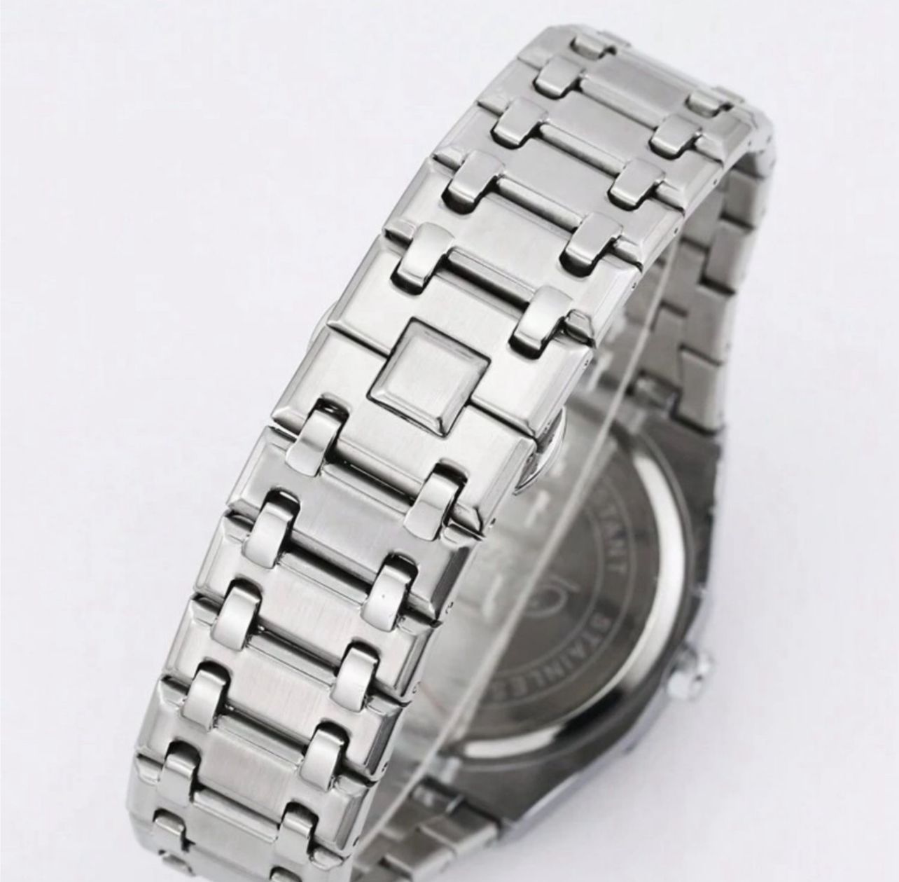 ساعة Denvosi رجالية من الفولاذ المقاوم للصدأ – تصميم أنيق، عرض للتاريخ، مقاومة للماء، مقاس 40 مم GMS 3088