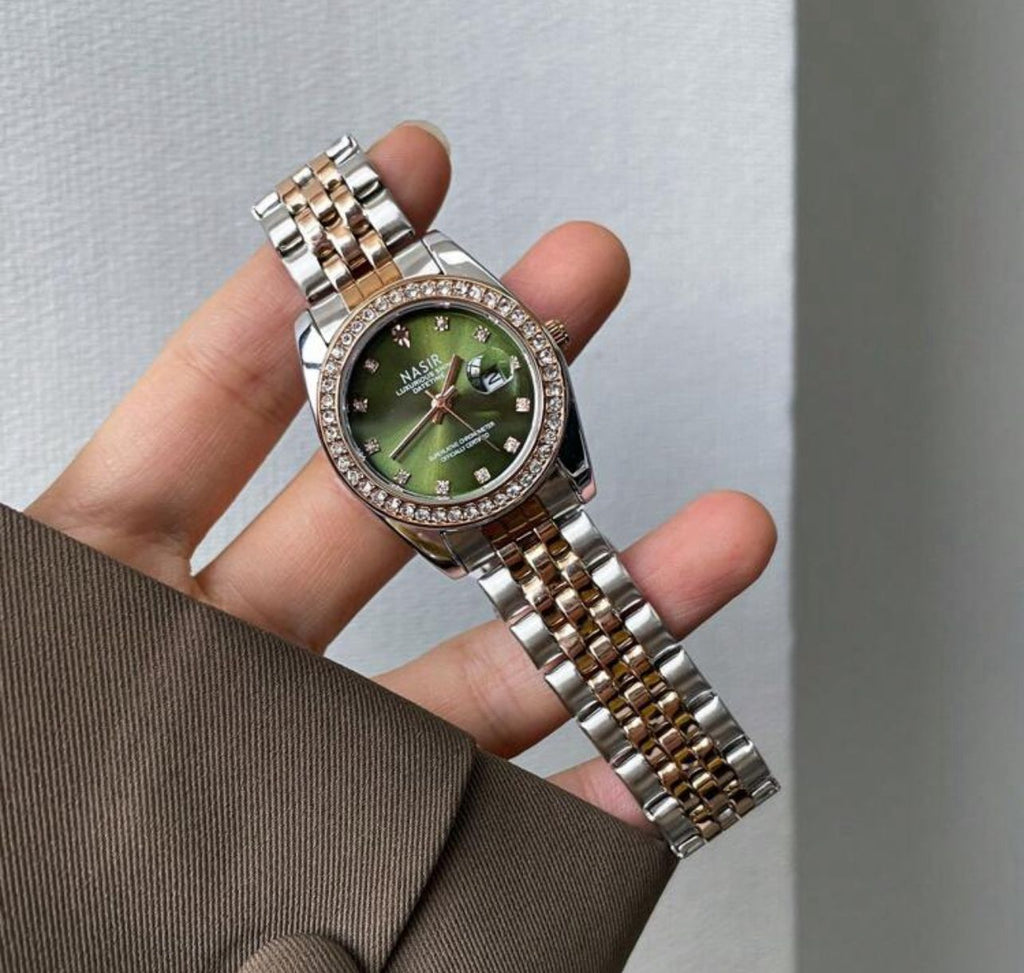 ساعة نسائية فاخرة مرصعة – كوارتز، مقاومة للماء، تصميم أنيق للفولاذ المقاوم للصدأ، مثالية للهدايا والمناسبات LTMG 672