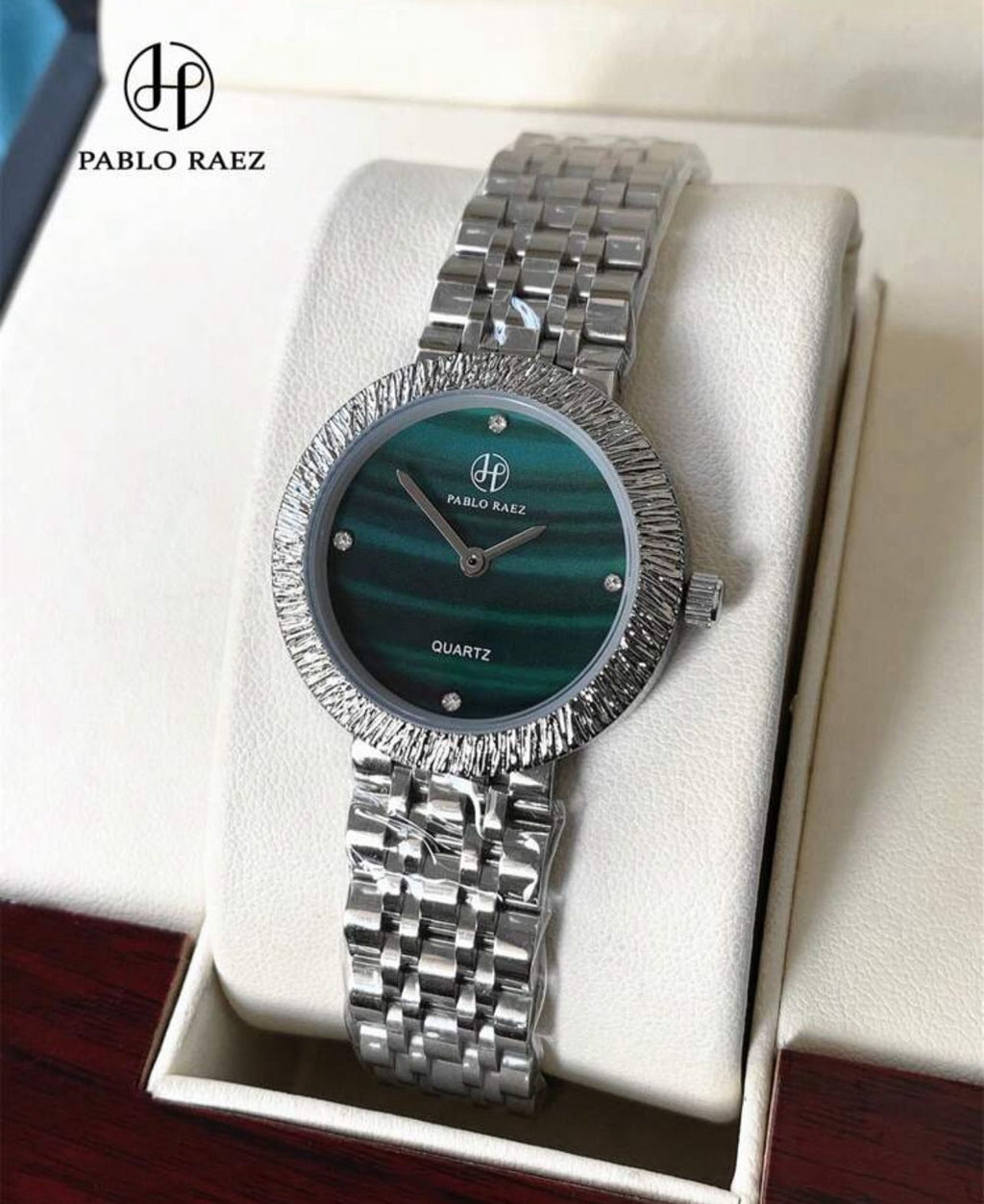 ساعة نسائية أنيقة من Pablo Raez – تصميم فضي راقٍ مرصع، مقاومة للماء، هدية مثالية LSMG 2016