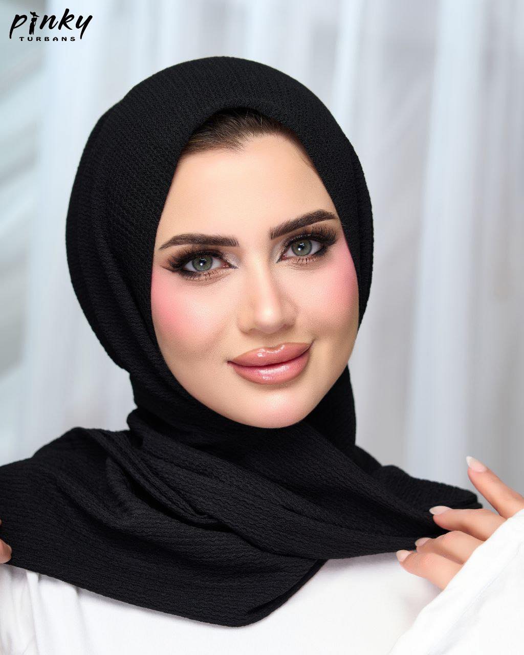 حجاب بكبسولة أمامية بخامة كرينكل سادة من PINKY – كود: PKY-003-BL