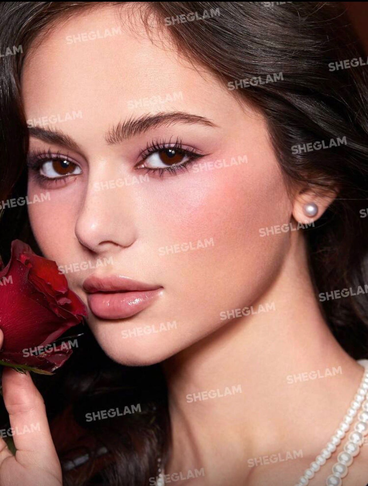 شيقلام أحمر خدود كريمي – Ember Rose (I’m Yours) يدوم طويلاً