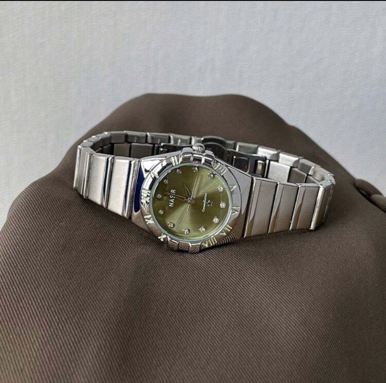 ساعة نسائية NASIR فاخرة – ستانلس ستيل بتصميم عصري راقٍ  LMSG 718