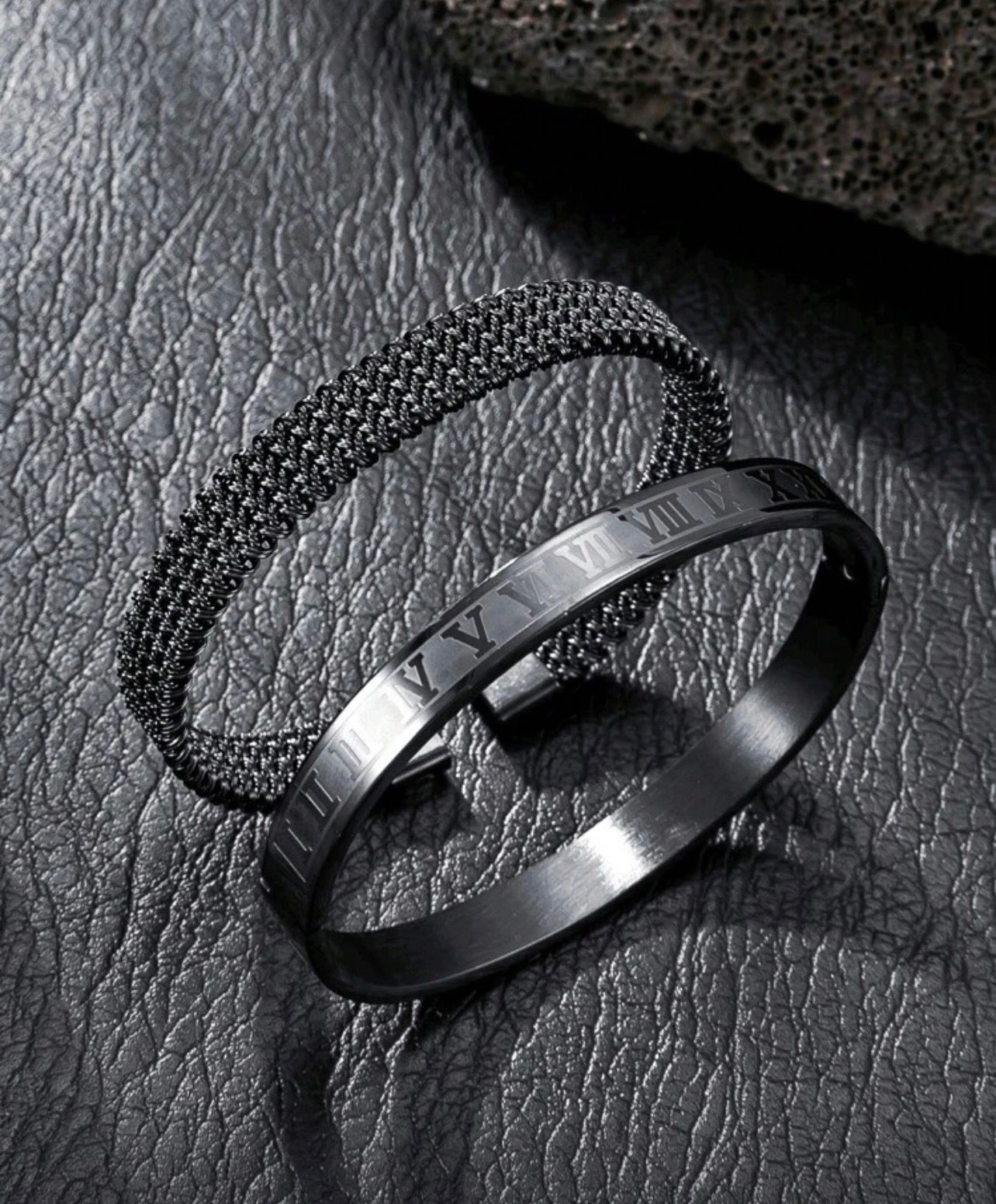 مجموعة أساور رجالية سوداء – تصميم جوثي وأرقام رومانية – GM 525