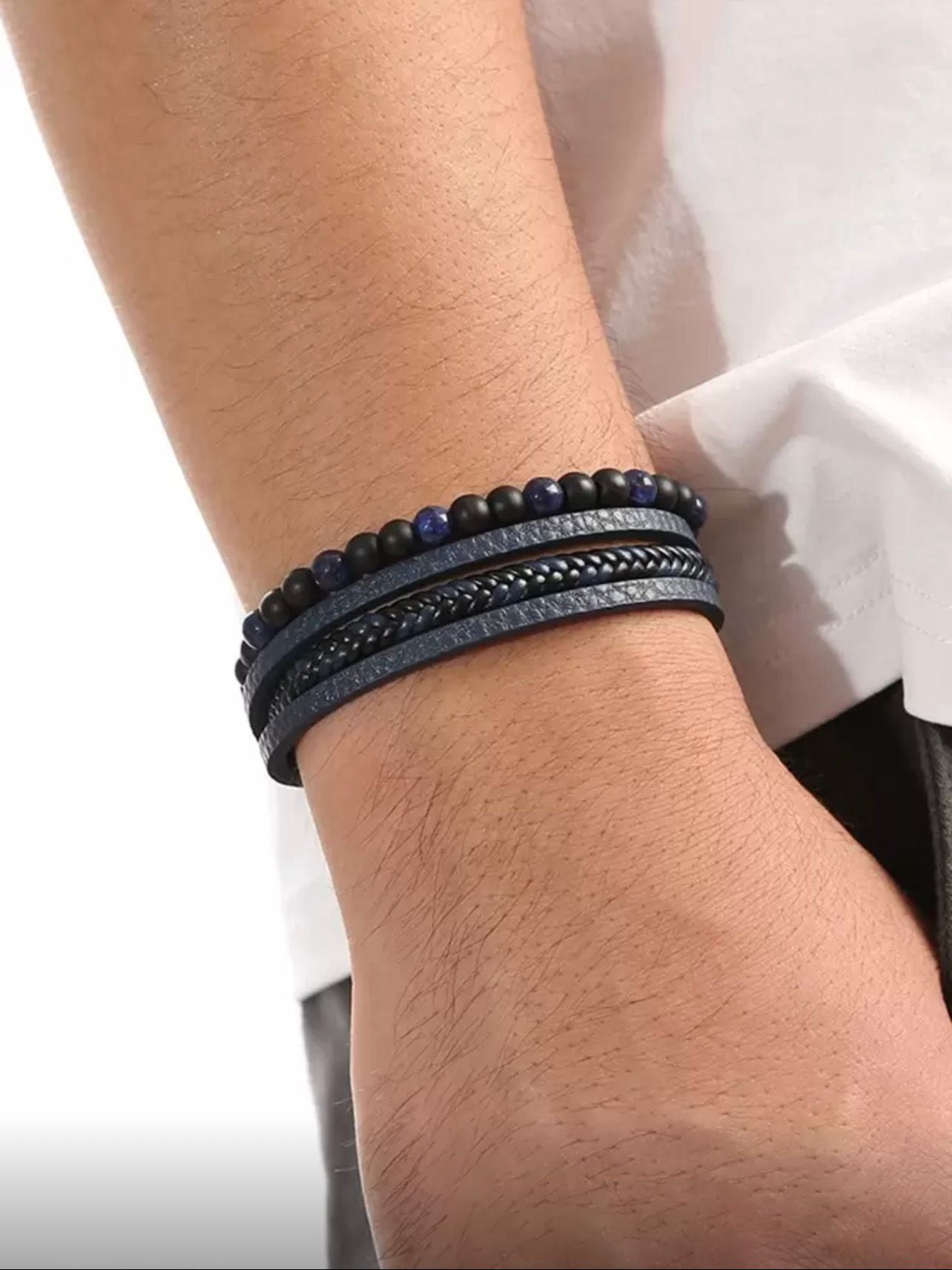 سوار رجالي متعدد الطبقات بخرز أزرق وجلد صناعي – GM 587