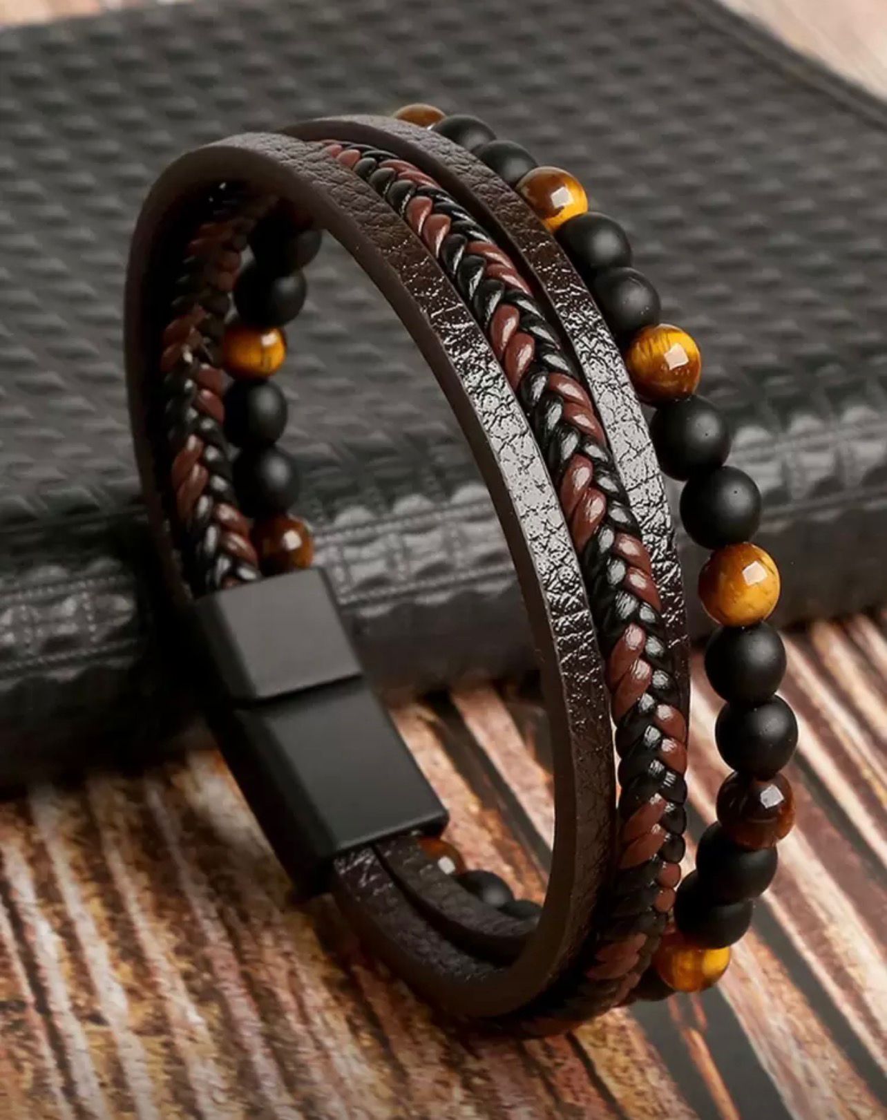 سوار رجالي متعدد الطبقات بجلد بني وخرز عين النمر – GM 987BR