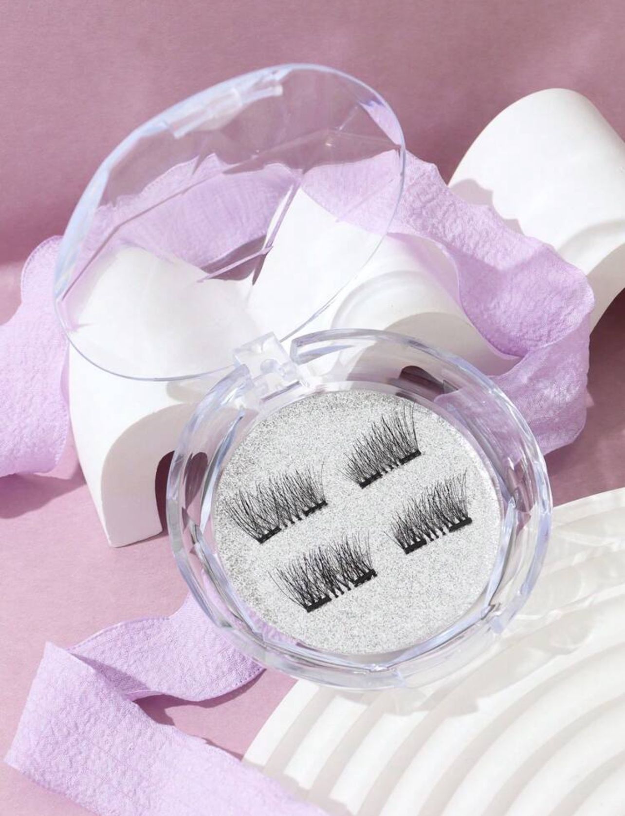 رموش مغناطيسية ثلاثية الأبعاد – لمسة من الجمال الطبيعي