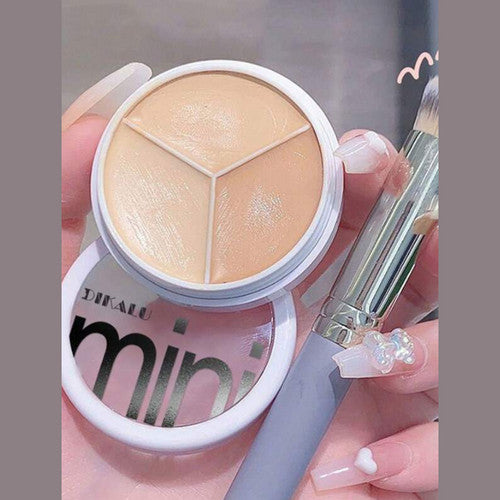 خافي عيوب ثلاثي الألوان - قرص كونسيلر لتغطية بقع الوجه