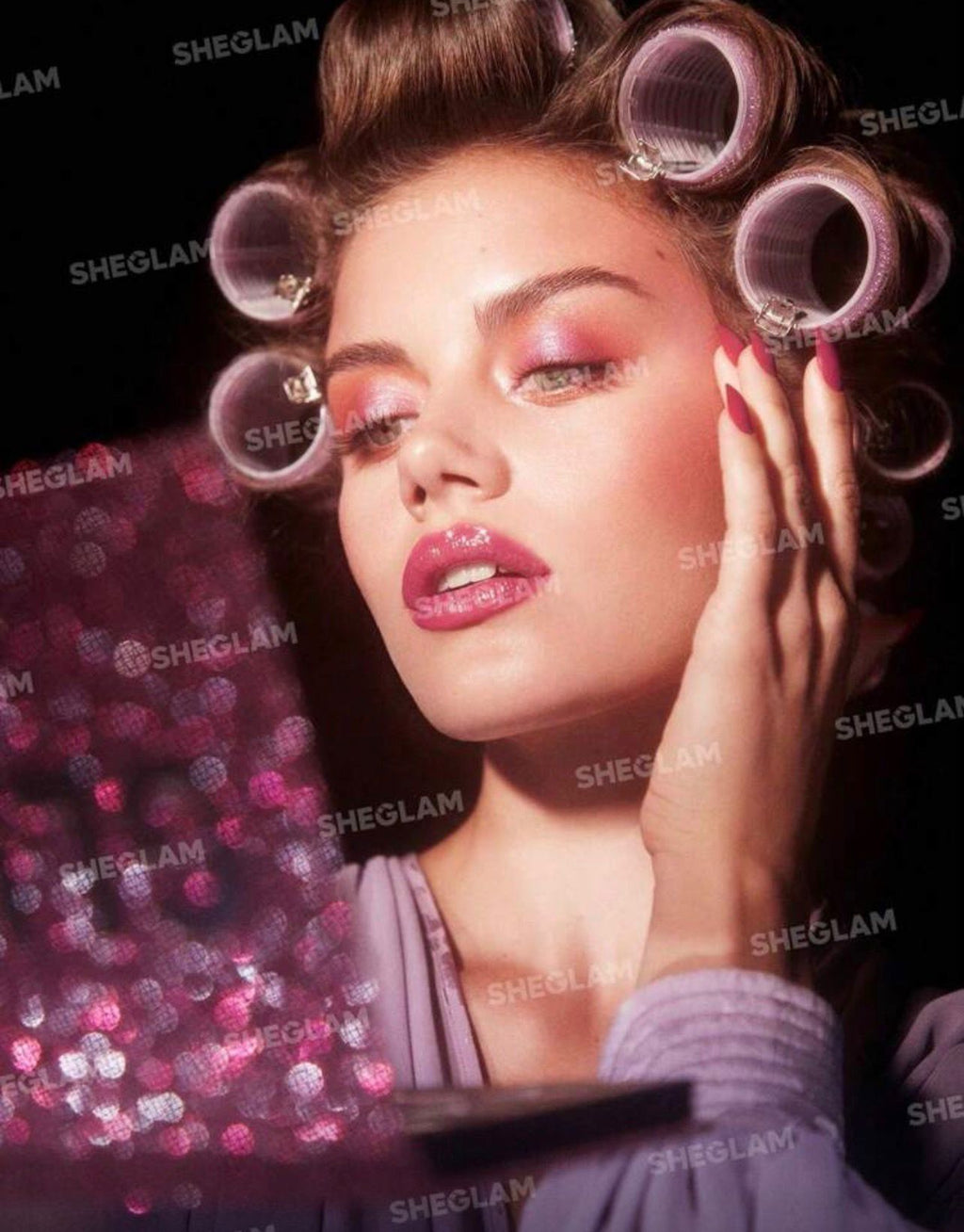 لوحة ظلال العيون Glitz Wiz من SHEGLAM  28 لونًا بتركيبة غير دهنية، لمسات مطفية ومعدنية بألوان دافئة ومحايدة