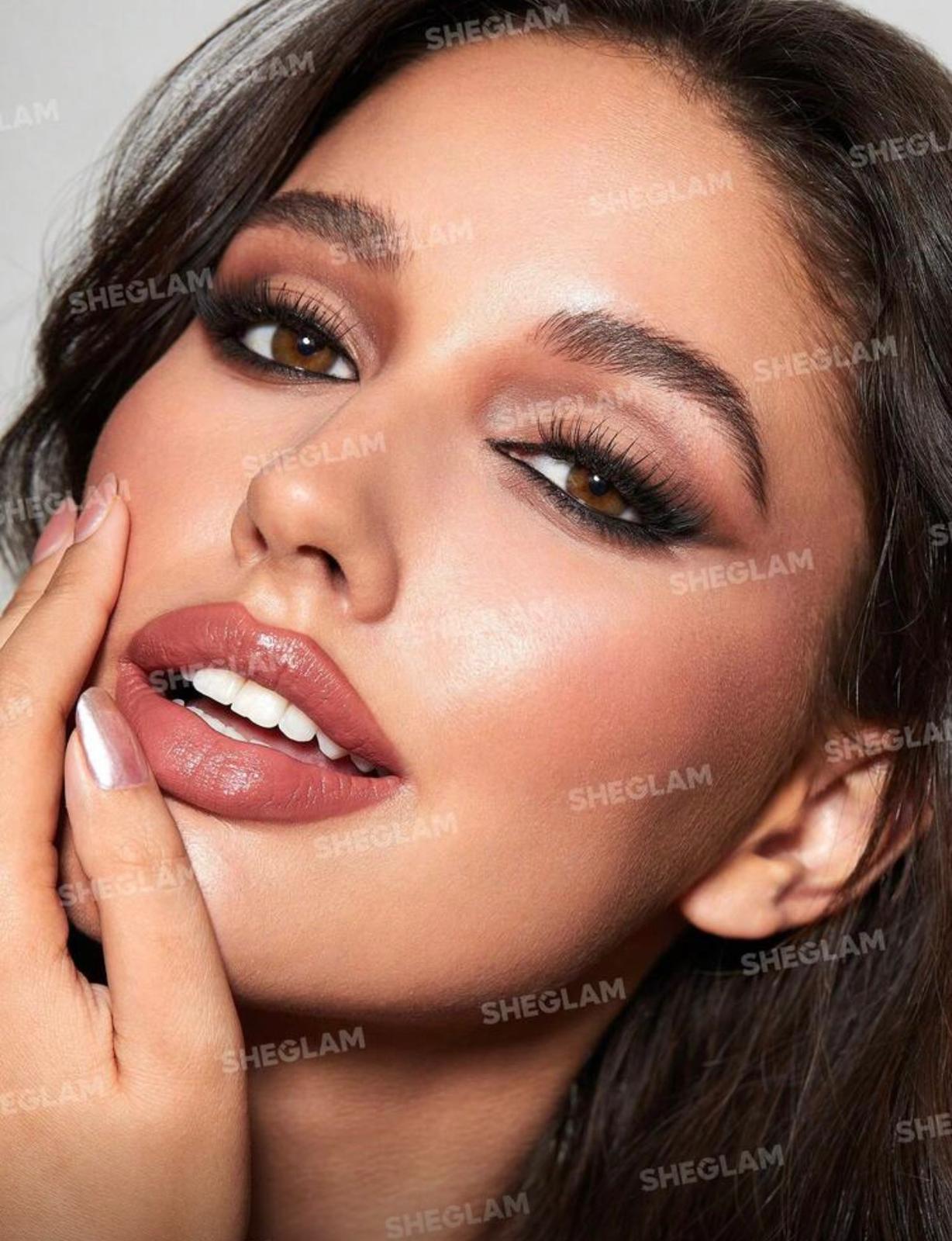 قلم كحل SHEGLAM Ez Glide الأسود – ثابت، فائق الدقة ومقاوم للتلطخ