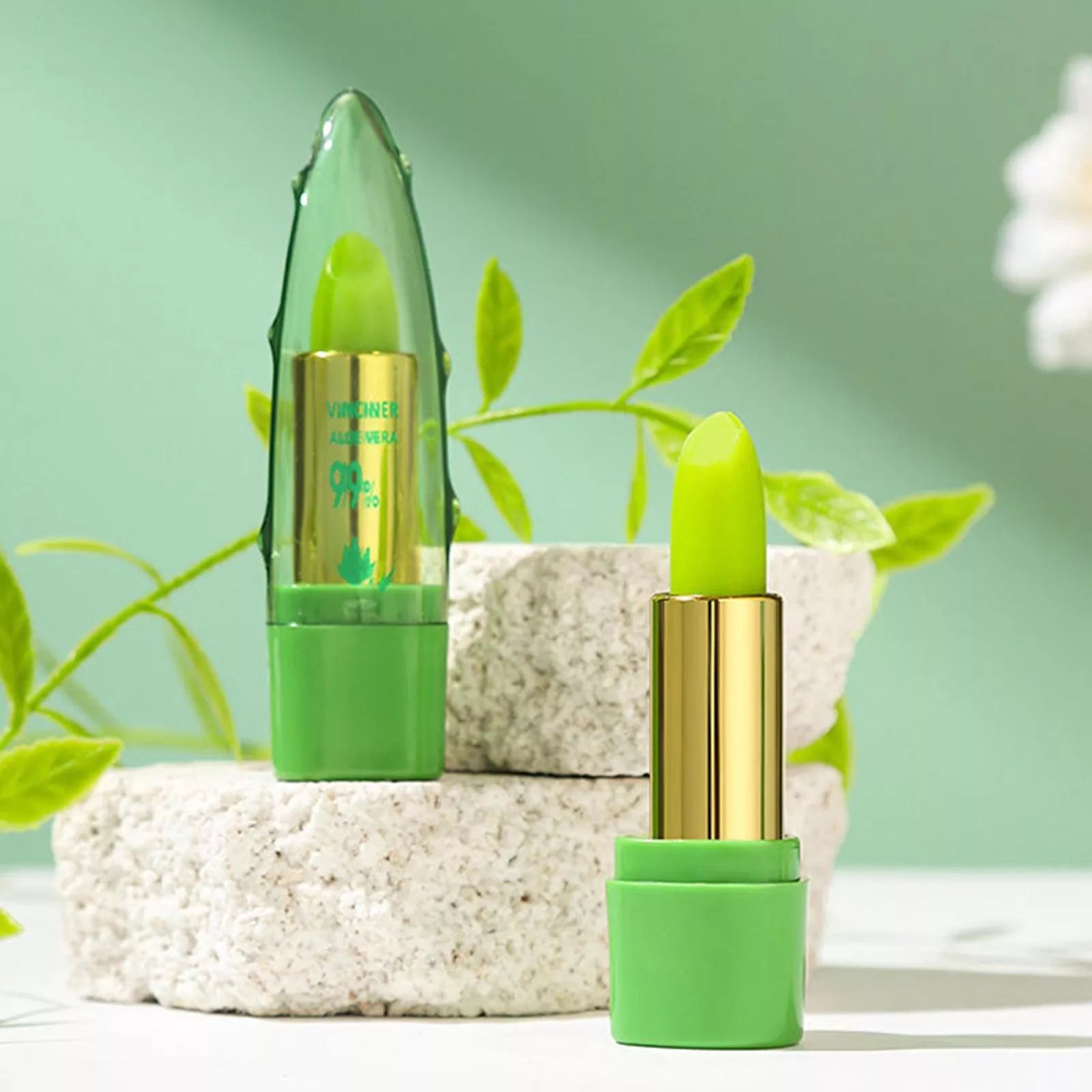 أحمر شفاه جيل الألوفيرا 99% - مرطب ومورد للشفاه يدوم طويلاً