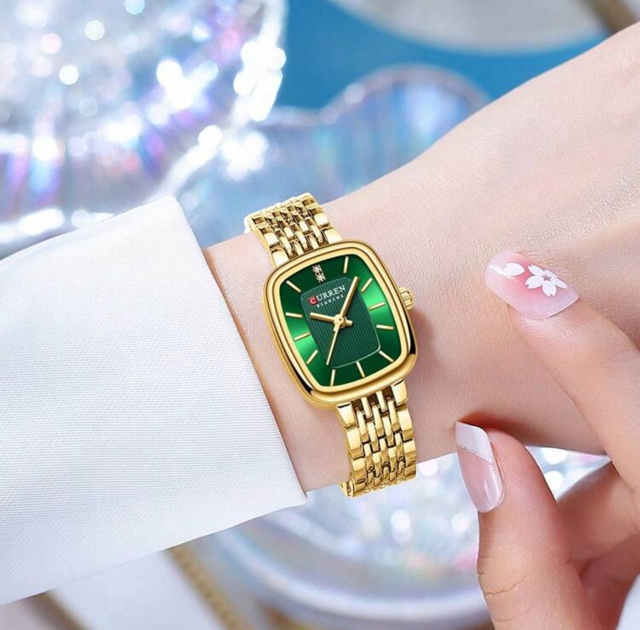 ساعة نسائية أنيقة من CURREN بتصميم مربع – مقاومة للماء، حزام ذهبي وميناء أخضر، مناسبة للأعمال والهدايا LGMG 9093