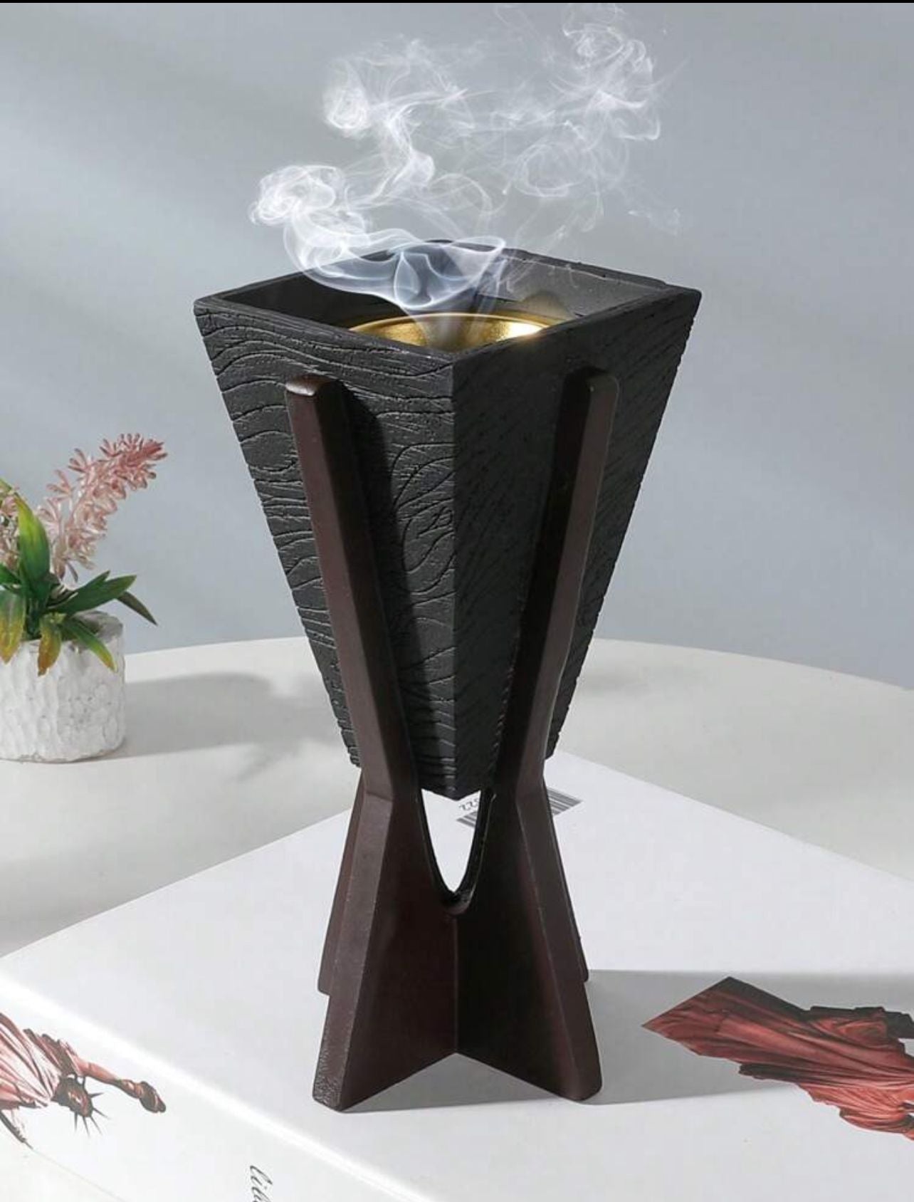 حارق بخور راتنجي بتصميم عصري بسيط ارتفاع 16.5 سم مع قاعدة أنيقة INC-001-BK