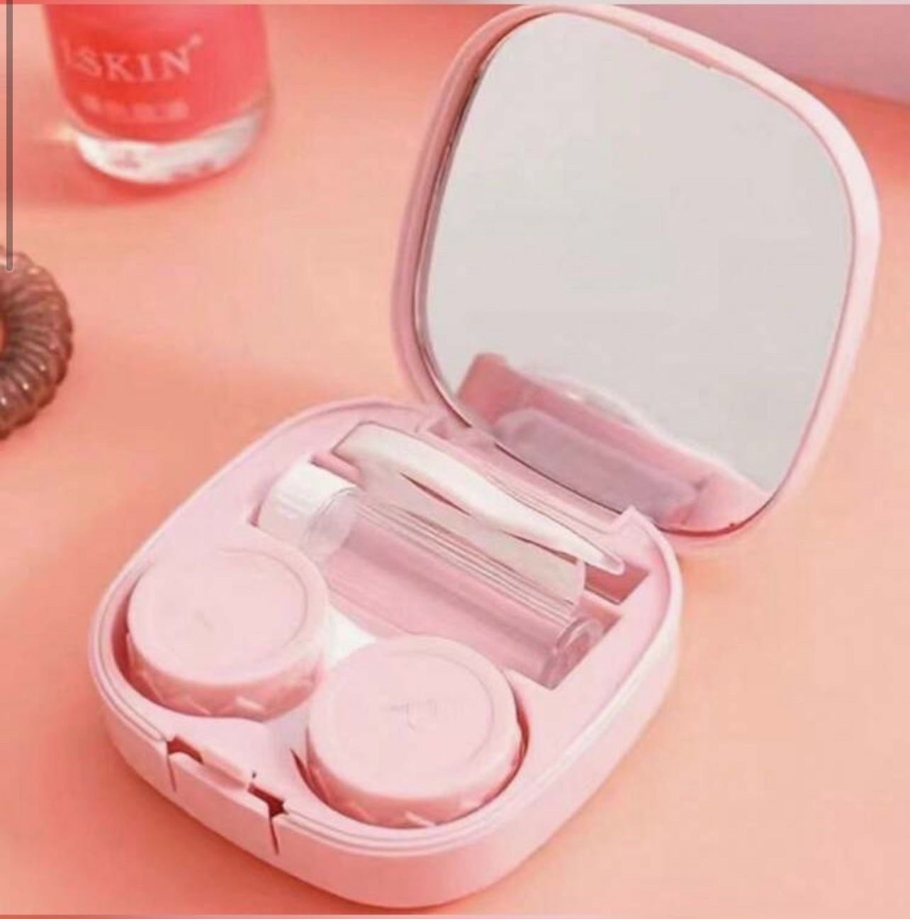 حافظة عدسات زهري مع مرآة