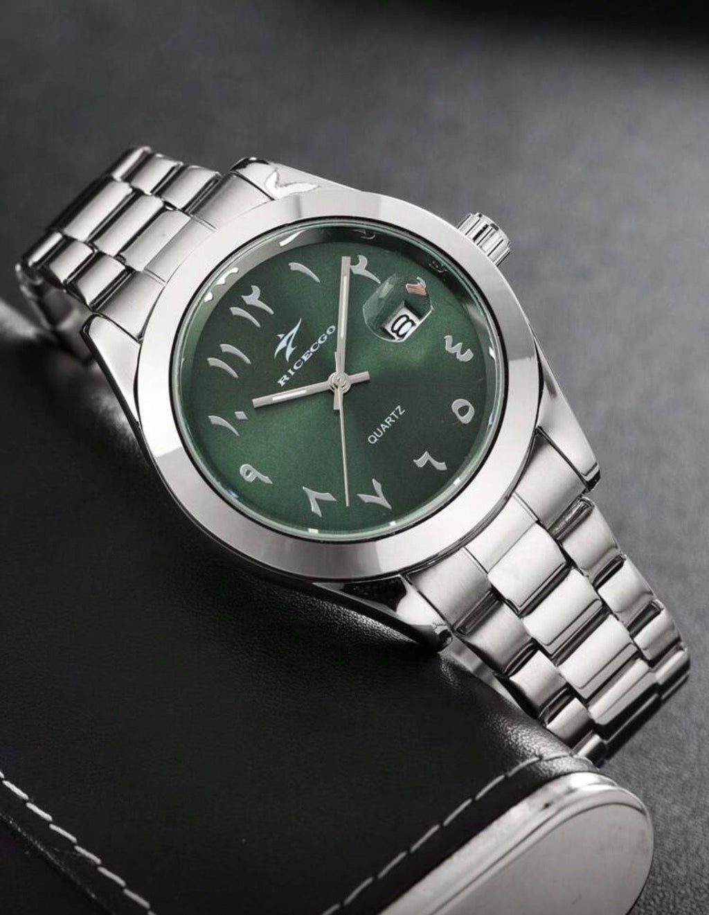 ساعة رجالية فاخرة من RICECGO بقرص أخضر وأرقام عربية  تصميم ستانلس ستيل أنيق بحركة كوارتز دقيقة GMSG 030