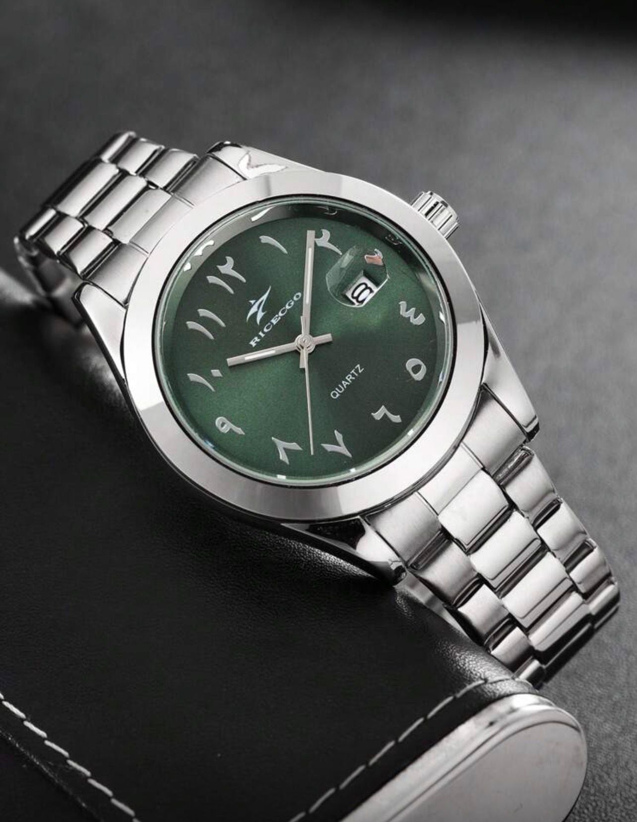 ساعة رجالية فاخرة من RICECGO بقرص أخضر وأرقام عربية  تصميم ستانلس ستيل أنيق بحركة كوارتز دقيقة GMSG 030