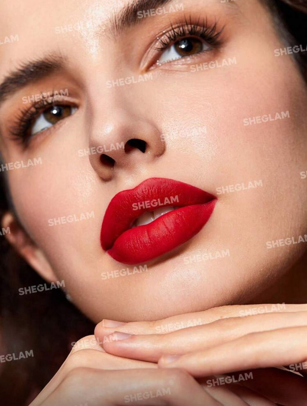 أحمر شفاه مخملي فاخر من  شيقلام   – لون Prophecy