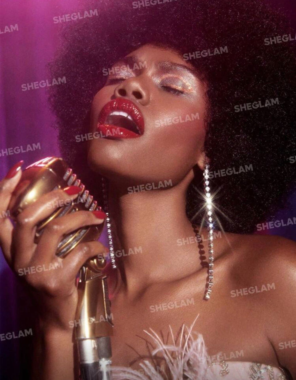 لوحة ظلال العيون Glitz Wiz من SHEGLAM  28 لونًا بتركيبة غير دهنية، لمسات مطفية ومعدنية بألوان دافئة ومحايدة